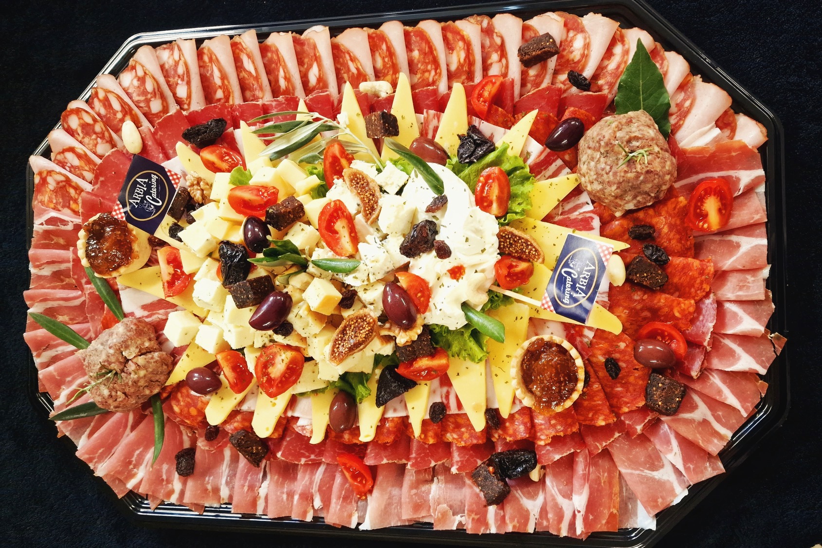 Arbia plata L veličina za 16-18 osoba